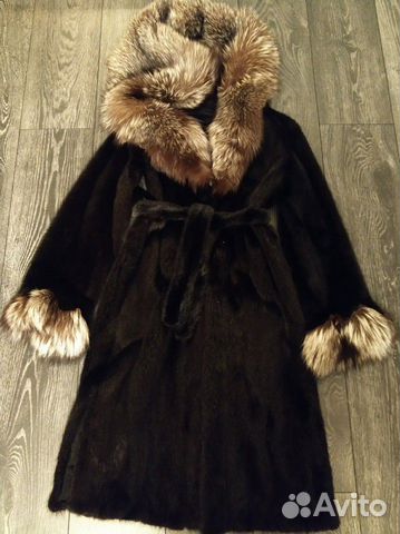 Шуба норковая, черная, с поясом Шуба норковая, черная, с поясом