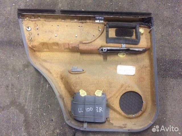 Обшивка двери задняя правая Toyota Land Cruiser