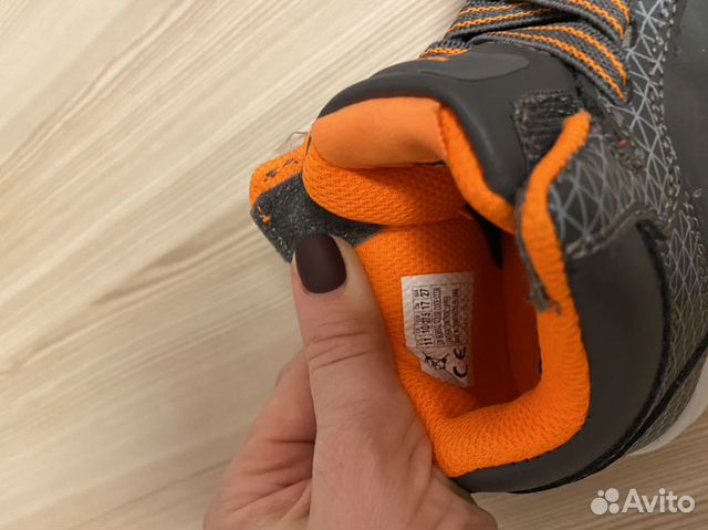 Новые кроссовки ботинки Sketchers светящиеся Новые кроссовки ботинки Sketchers светящиеся