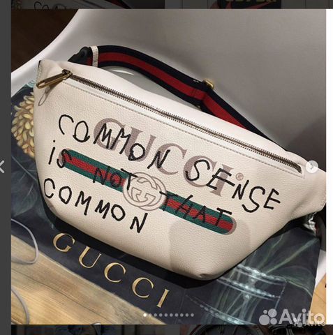 Сумка белая на пояс Gucci из кожи Сумка белая на пояс Gucci из кожи