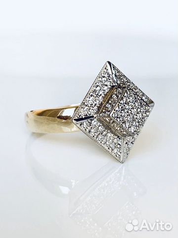 Золотое кольцо с бриллиантами Золотое кольцо с бриллиантами