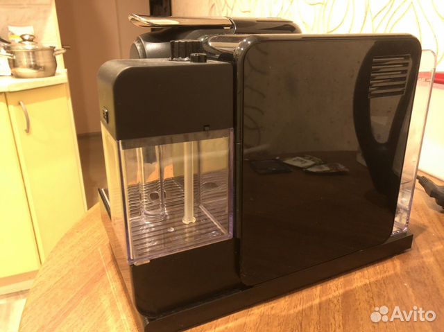 Кофемашина De’Longhi Lattissima touch