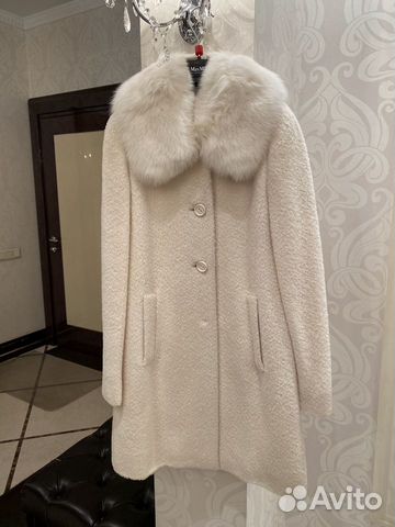 Пальто Max Mara из альпака белое с мехом из лисы Пальто Max Mara из альпака белое с мехом из лисы