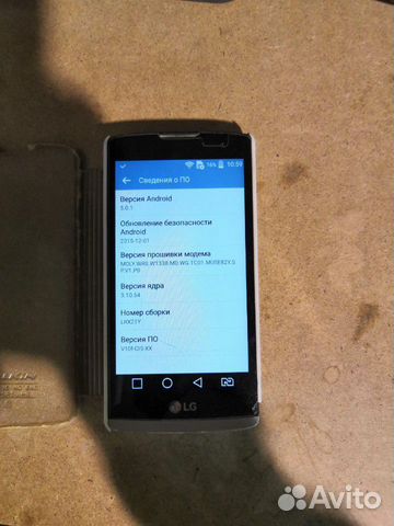 Телефон LG