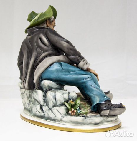 Фарфоровая фигурка Capodimonte Фарфоровая фигурка Capodimonte
