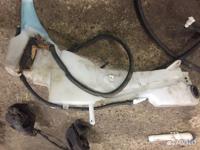 Бачок омывателя для Ford C MAX Ford Kuga 3m5113k1 Бачок омывателя для Ford C MAX Ford Kuga 3m5113k1