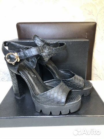 Босоножки новые