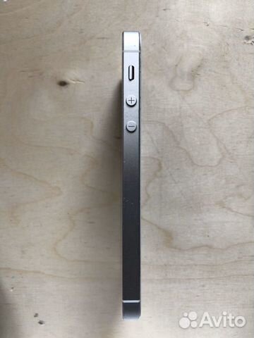 Телефон iPhone SE 128 Gb