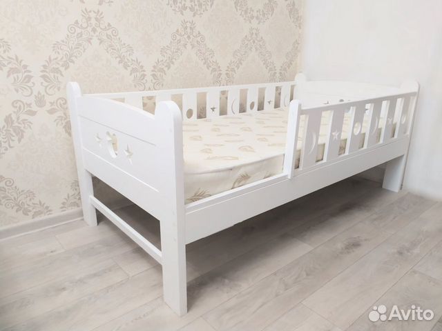 Новая детская кроватка (кровать) из массива сосны Новая детская кроватка (кровать) из массива сосны