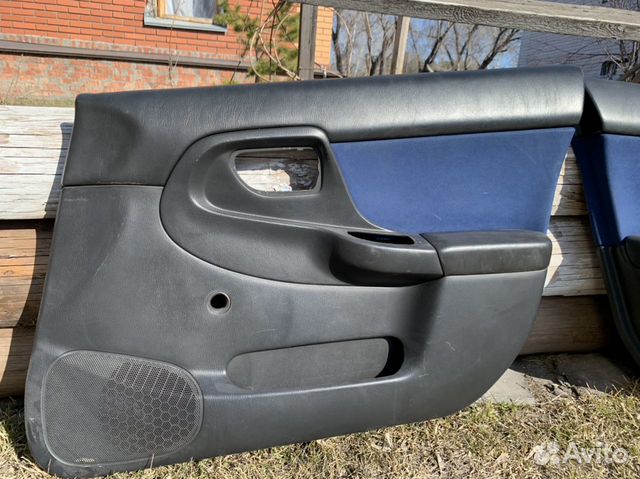 Обшивки передних дверей Subaru Impreza wrx sti Обшивки передних дверей Subaru Impreza wrx sti