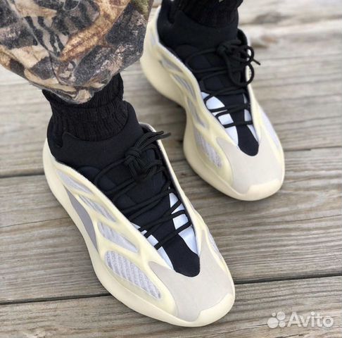 Кроссовки Adidas Yeezy Boost 700 Кроссовки Adidas Yeezy Boost 700