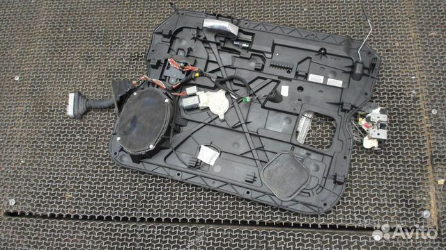 Замок двери правый передний Dodge Ram 2008, 2011 Замок двери правый передний Dodge Ram 2008, 2011