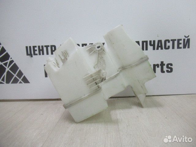 Бачок омывателя Volkswagen Transporter T5 oem 7h09 Бачок омывателя Volkswagen Transporter T5 oem 7h09
