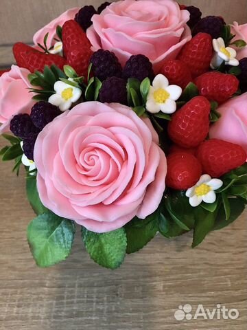 Букет из мыла розы и ягоды