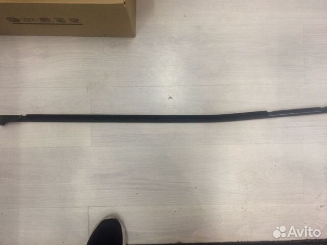 Уплотнитель передней левой двери VW Polo Sedan Пол