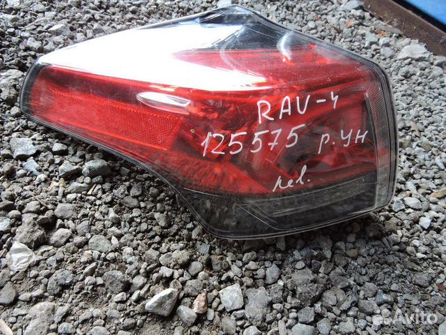 Фонарь задний наружный левый Toyota RAV 4 Rav A40