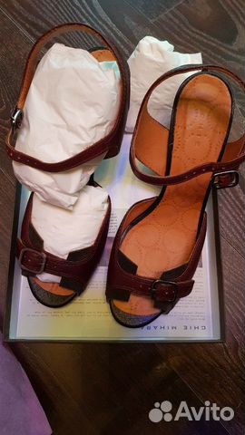 Женские сандалии