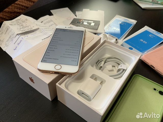 Телефон iPhone 8 64 gb золотой