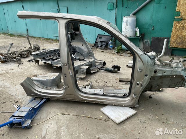 Правый бок Volkswagen Tiguan 2 Правый бок Volkswagen Tiguan 2
