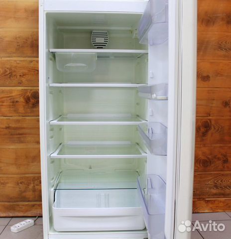 Холодильник бу Ariston