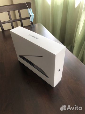 Коробка от MacBook Pro