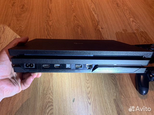 Sony PS4 pro 1trb Sony PS4 pro 1trb
