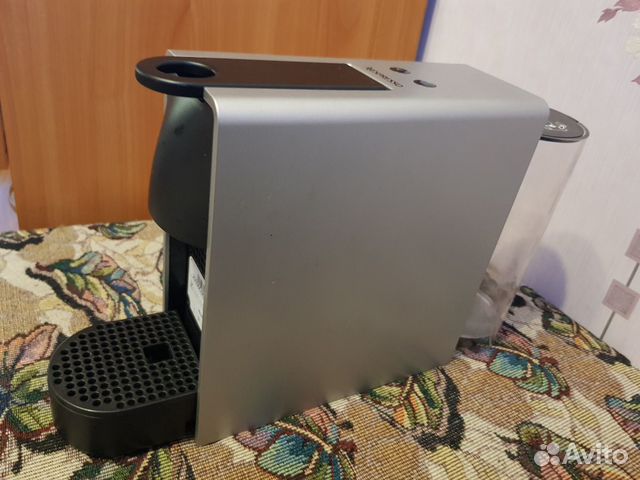 Кофемашина Nespresso essenza mini Кофемашина Nespresso essenza mini