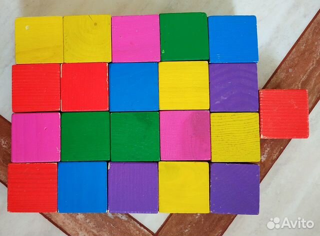 Деревянный городок и кубики Томик