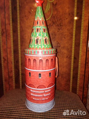 Метал. коробка кремлёвской новогодней ёлки