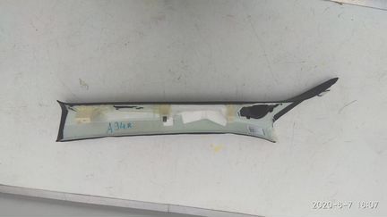 Обшивка передней стойки внутренняя правая Audi Q7