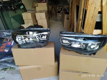 Фара Передняя на Лада Веста