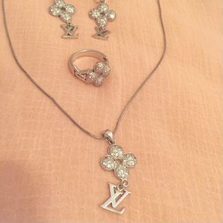 Стильный серебрянный комплект, Louis Vuitton