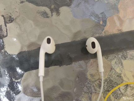 Наушники Apple EarPods с разъёмом lightning