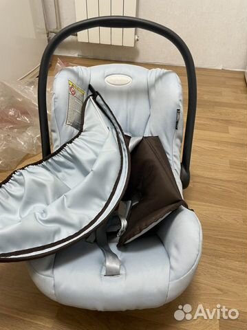 Детское кресло Inglesina Huggy Multifix 0+ с базой