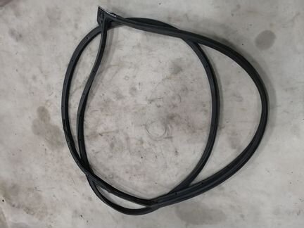 Уплотнитель двери передней правой для Mazda CX 7