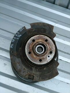 Поворотный кулак задний правый Mercedes ML 163