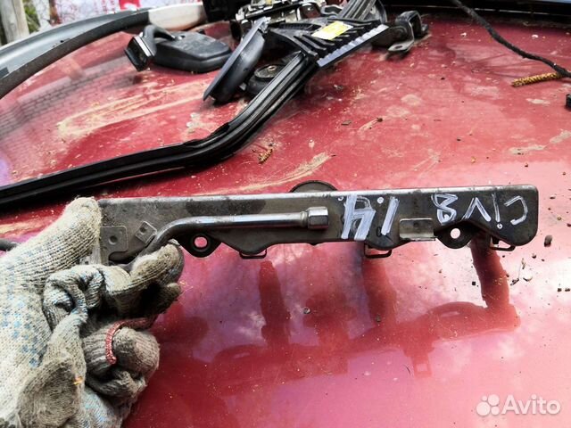 Рампа топлевная Honda Civic 8