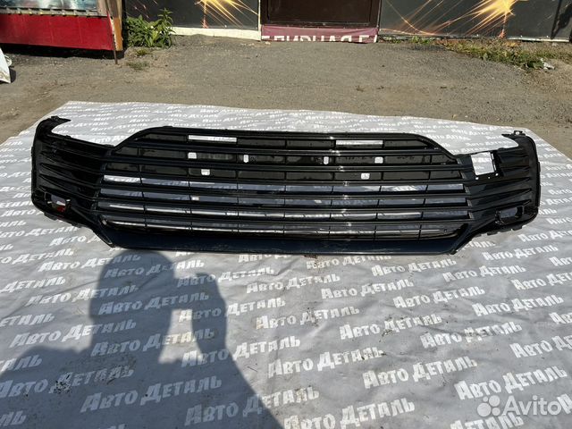 Решетка бампера Toyota Camry 70