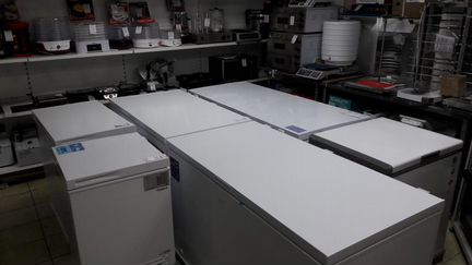 Лари и морозильные камеры