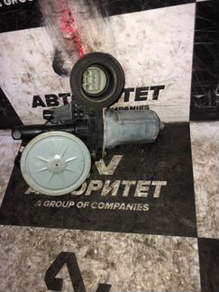 Мотор стеклоподъемника передний правый Toyota