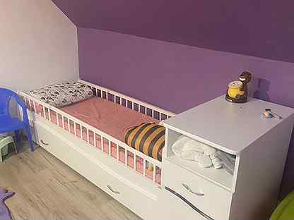 Детская кровать с матрасом и бортиками