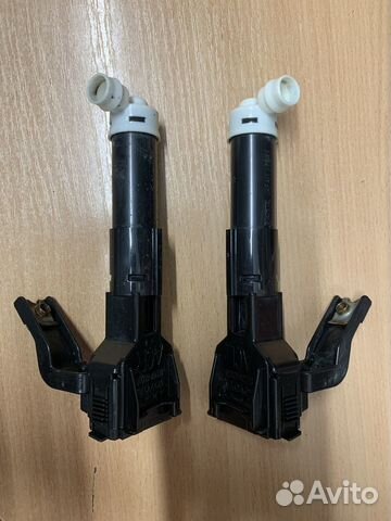 Форсунка омывателя фар Toyota Land Cruiser 200