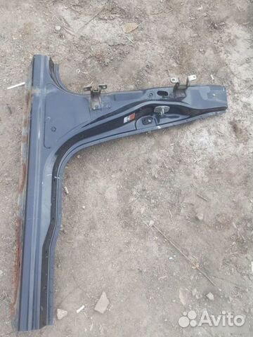 Центральная стойка кузова с порогом правая Suzuki