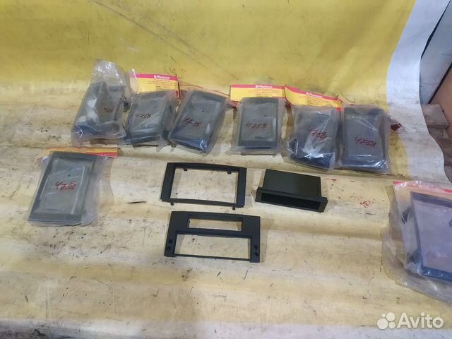 Накладка рамка магнитолы wv touareg 10-18