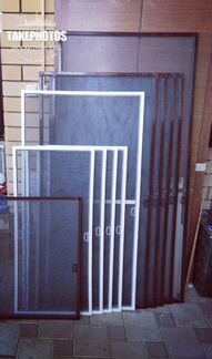 Москитные сетки на окна и двери