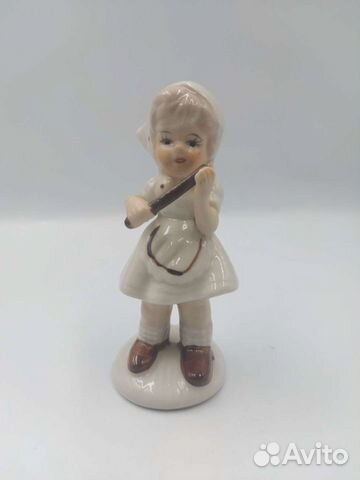 Статуэтка фарфор 