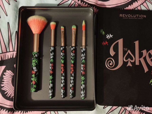 Кисти для макияжа revolution the Joker