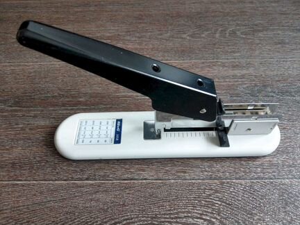 Степлер KW-trio 50SB, утерян толкатель скоб