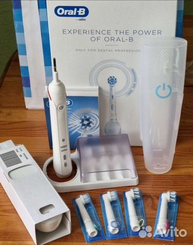 Электрическая зубная щетка Braun oral b 4000