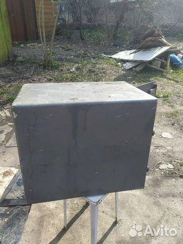 Сейф металлический